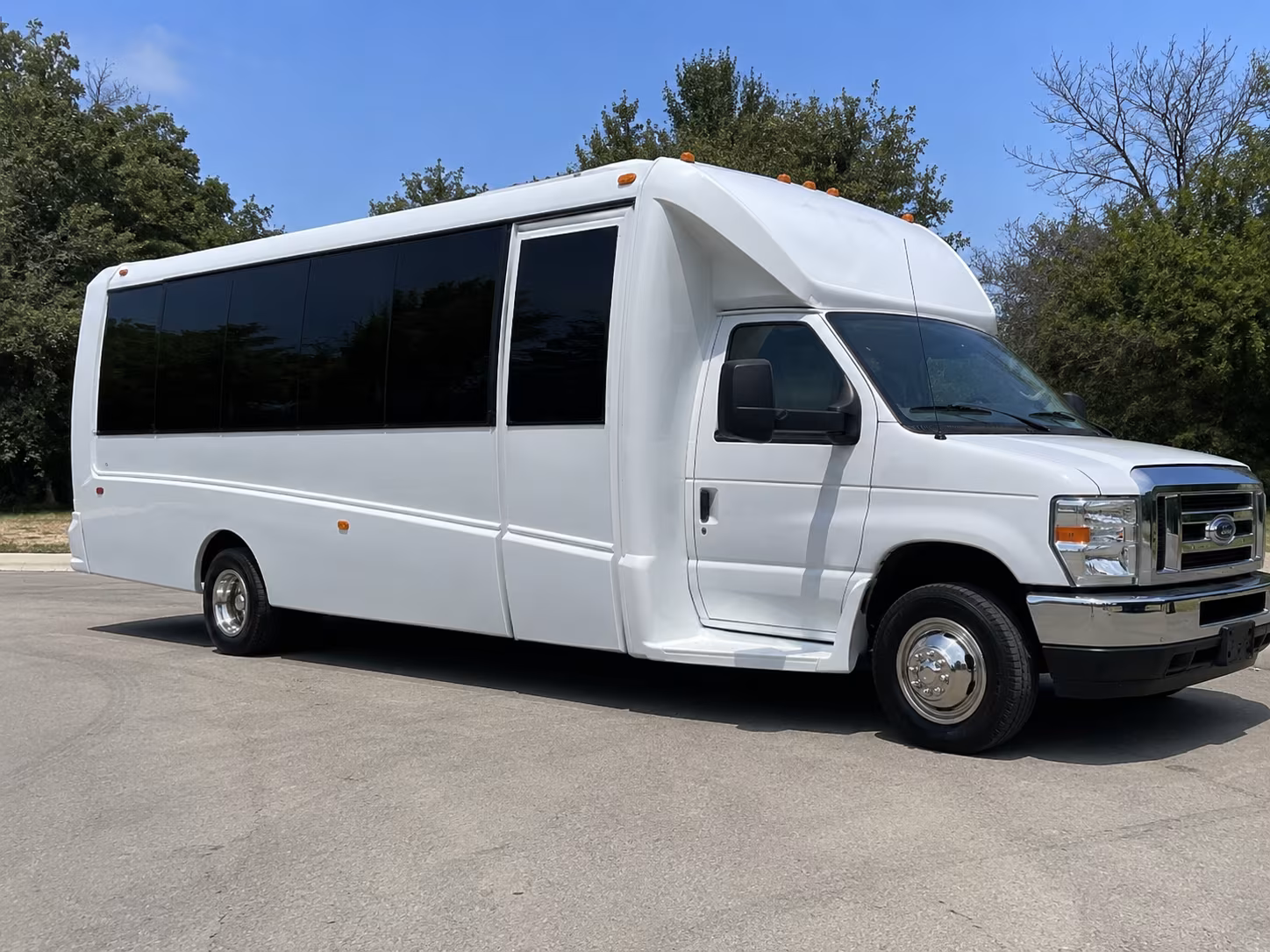 bachelorette and bachelor party buses in lafayette louisiana