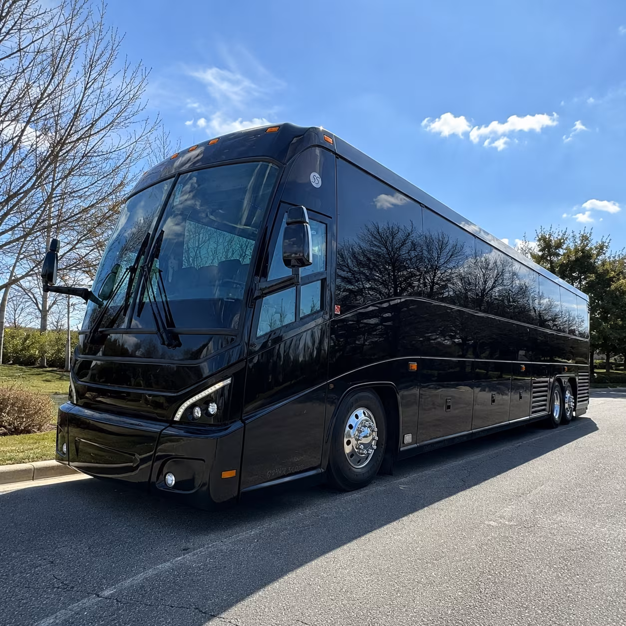 daily commuter shuttle buses for lafayette s oil center and ambassador row offices