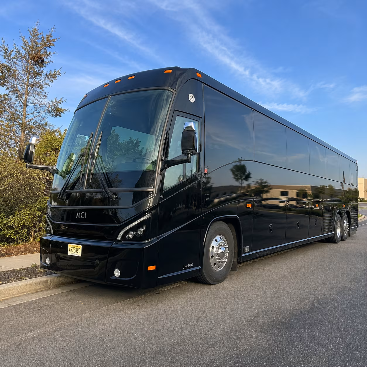 employee shuttle buses for construction sites and temporary worksites across acadiana